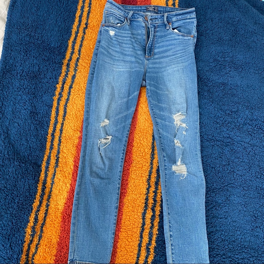 A&F Simone high rise ankle jean